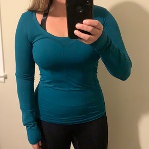 Long sleeved Fabletics Top MEDIUM, NWOT BLUE